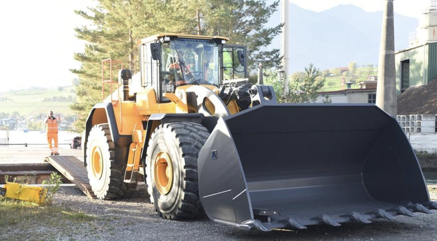 VOLVO CONSTRUCTION EQUIPMENT: RADLADER AUF STEINBRUCH KURS